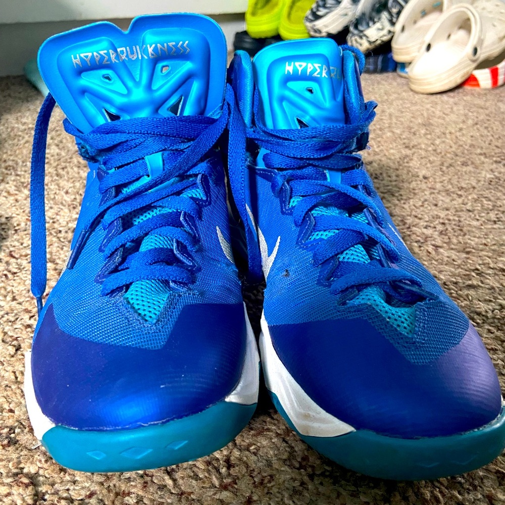 Basketball sneakers. Like new condition